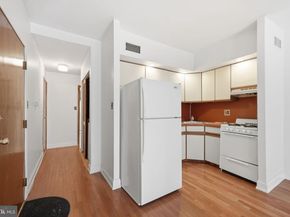 1713 South Street, Philadelphia PA 19146