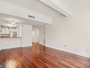 1500 Chestnut Street 8C, Philadelphia PA 19102