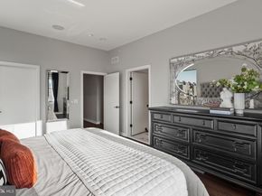 3200 Parkview Walk, Philadelphia PA 19125