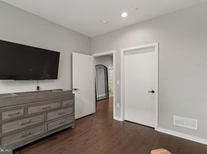 3200 Parkview Walk, Philadelphia PA 19125