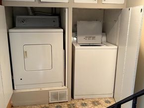 423 Spruce Street, Philadelphia PA 19106