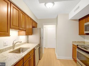 3800 Fairfax Drive 1211, Arlington VA 22203