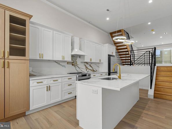 2427 Hartranft Street, Philadelphia PA 19145