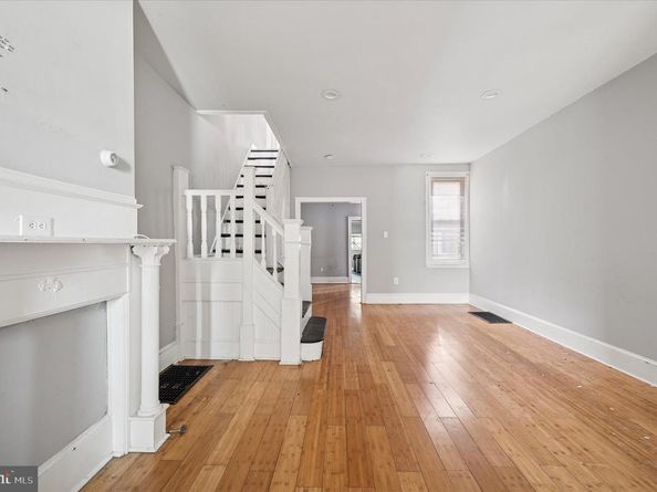 809 E Locust Avenue, Philadelphia PA 19138