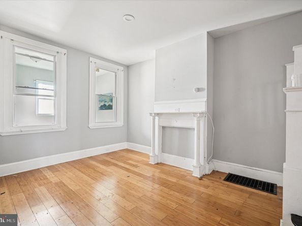 809 E Locust Avenue, Philadelphia PA 19138