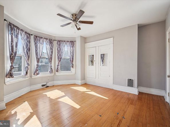 809 E Locust Avenue, Philadelphia PA 19138