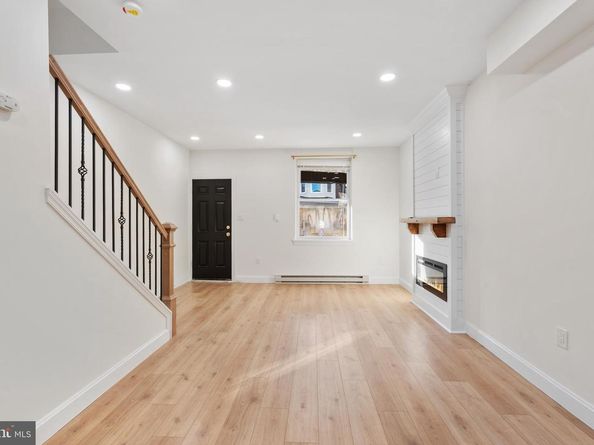 4043 N 8TH Street, Philadelphia PA 19140