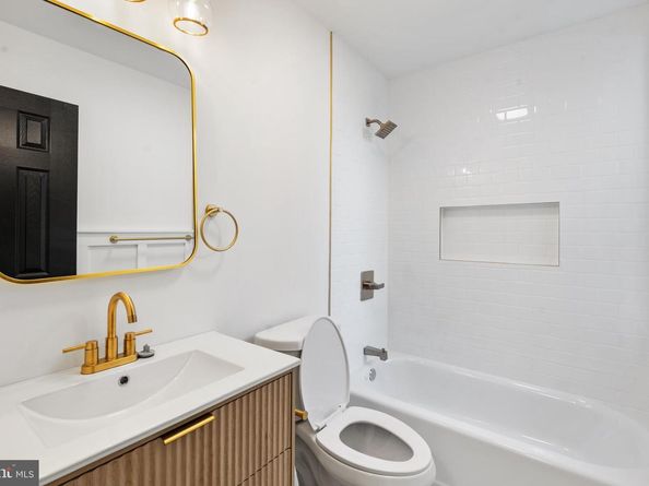 4043 N 8TH Street, Philadelphia PA 19140