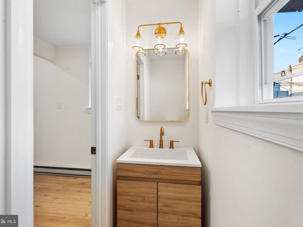 4043 N 8TH Street, Philadelphia PA 19140