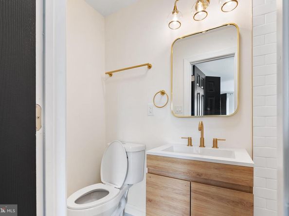 4043 N 8TH Street, Philadelphia PA 19140