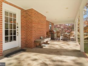 7914 Idylwood Road, Dunn Loring VA 22027