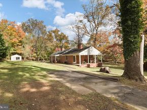 7914 Idylwood Road, Dunn Loring VA 22027