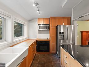 7914 Idylwood Road, Dunn Loring VA 22027