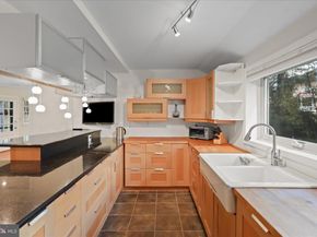 7914 Idylwood Road, Dunn Loring VA 22027