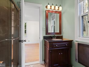 7914 Idylwood Road, Dunn Loring VA 22027