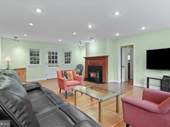 7914 Idylwood Road, Dunn Loring VA 22027