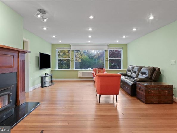 7914 Idylwood Road, Dunn Loring VA 22027