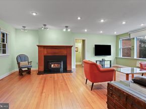 7914 Idylwood Road, Dunn Loring VA 22027