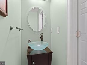 7914 Idylwood Road, Dunn Loring VA 22027