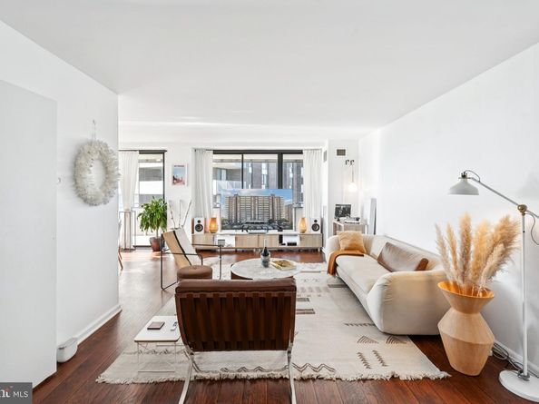 250 S Reynolds Street 703, Alexandria VA 22304