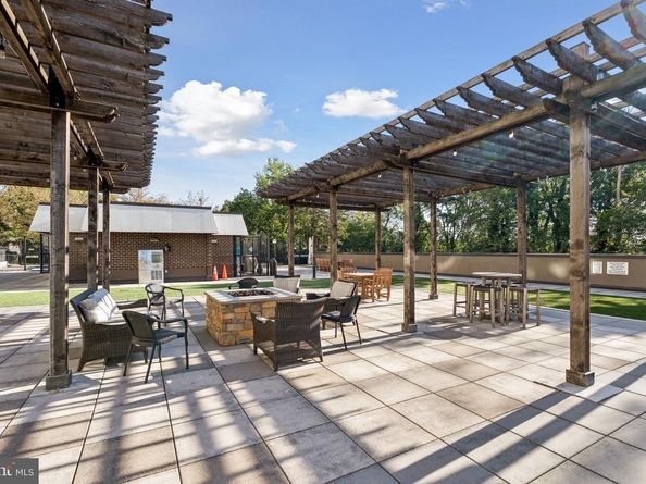 250 S Reynolds Street 703, Alexandria VA 22304