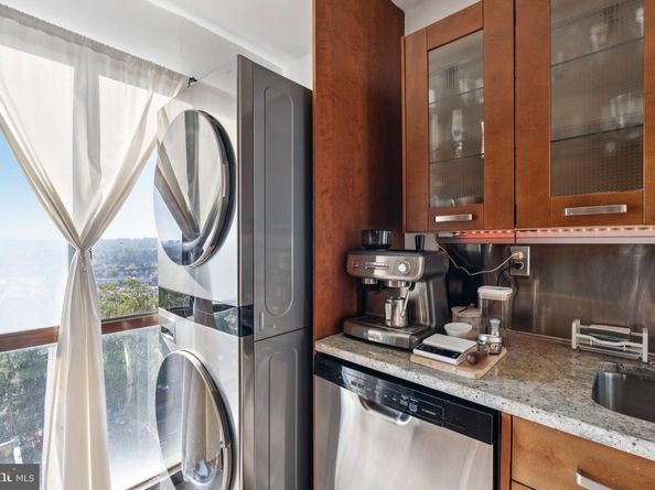 250 S Reynolds Street 703, Alexandria VA 22304