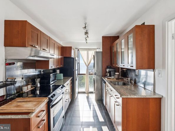 250 S Reynolds Street 703, Alexandria VA 22304