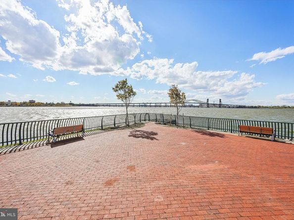 21 Cottonwood St 21, Jersey City NJ 07305