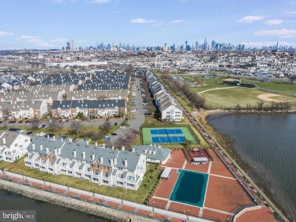 21 Cottonwood St 21, Jersey City NJ 07305