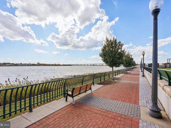 21 Cottonwood St 21, Jersey City NJ 07305