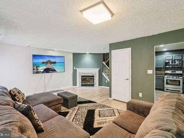 21 Cottonwood St 21, Jersey City NJ 07305