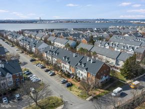 21 Cottonwood St 21, Jersey City NJ 07305