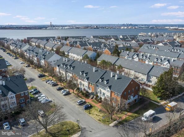 21 Cottonwood St 21, Jersey City NJ 07305