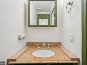 21 Cottonwood St 21, Jersey City NJ 07305