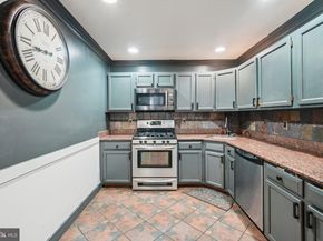 21 Cottonwood St 21, Jersey City NJ 07305