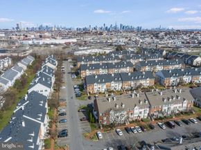 21 Cottonwood St 21, Jersey City NJ 07305