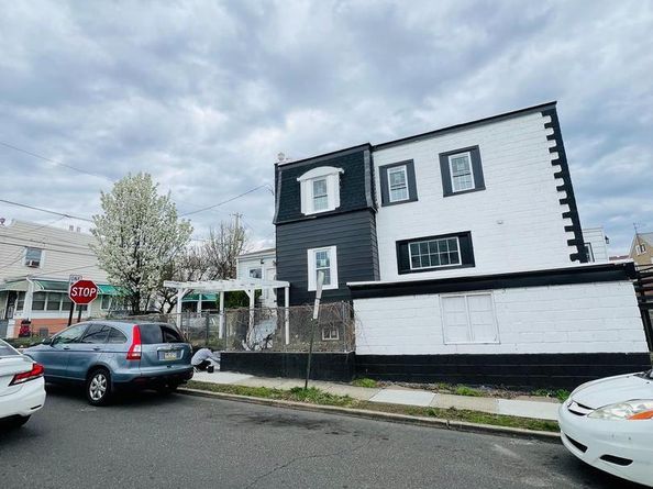 147 Wellington Road, Upper Darby PA 19082