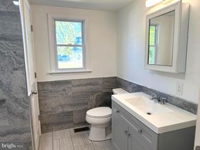 21 Lynns Court, Morrisville PA 19067
