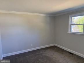 21 Lynns Court, Morrisville PA 19067