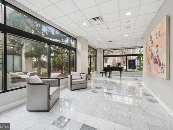 2001 Hamilton Street 1221, Philadelphia PA 19130