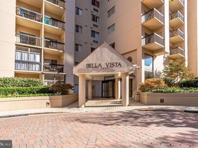 1211 S Eads Street 1011, Arlington VA 22202