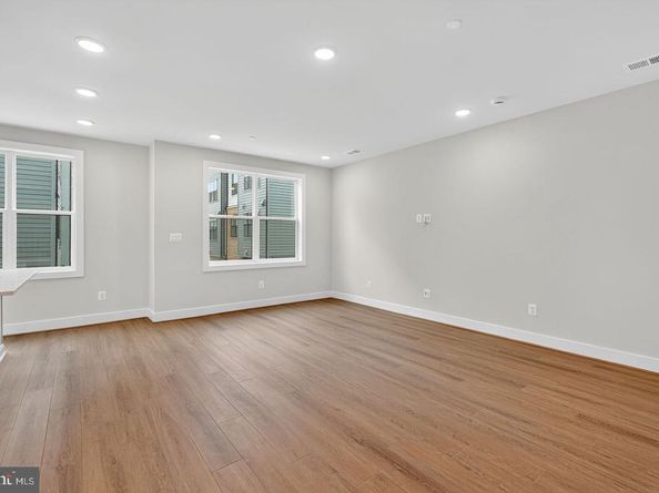 112 Pepperell Street, Alexandria VA 22301