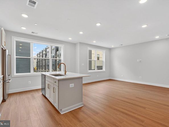 112 Pepperell Street, Alexandria VA 22301