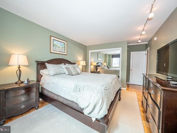 1919 Chestnut Street 1403, Philadelphia PA 19103