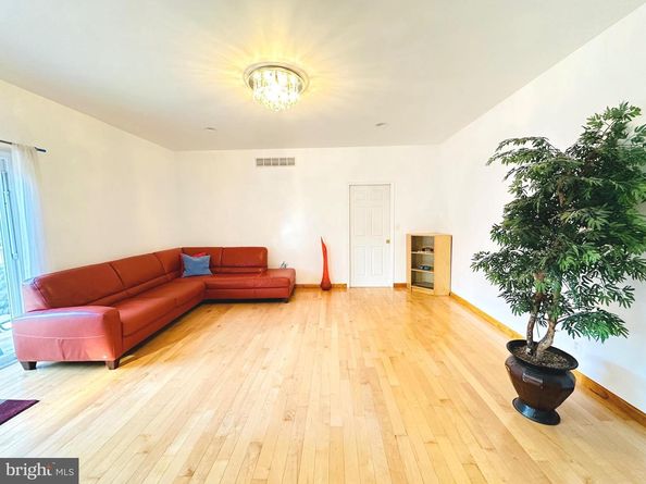 2270 Dale Road, Huntingdon Valley PA 19006