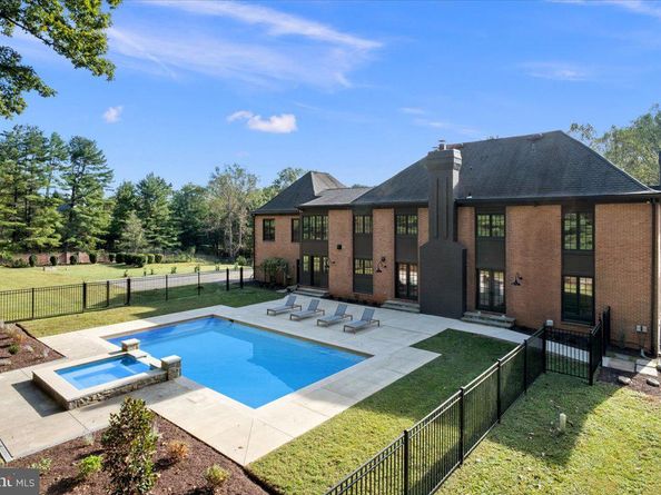 10816 Barn Wood Lane, Potomac MD 20854