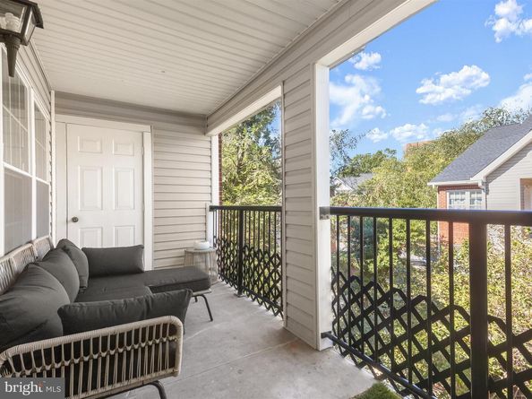 3308 Wyndham Circle 323, Alexandria VA 22302