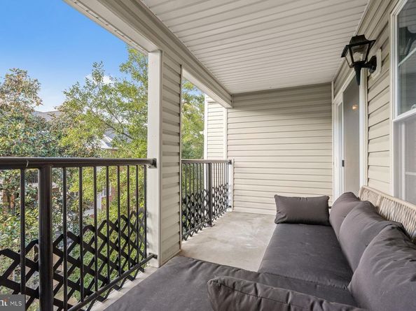 3308 Wyndham Circle 323, Alexandria VA 22302