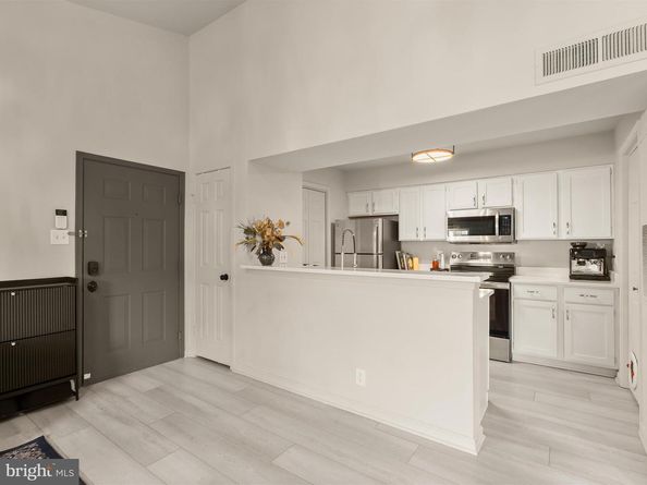 3308 Wyndham Circle 323, Alexandria VA 22302