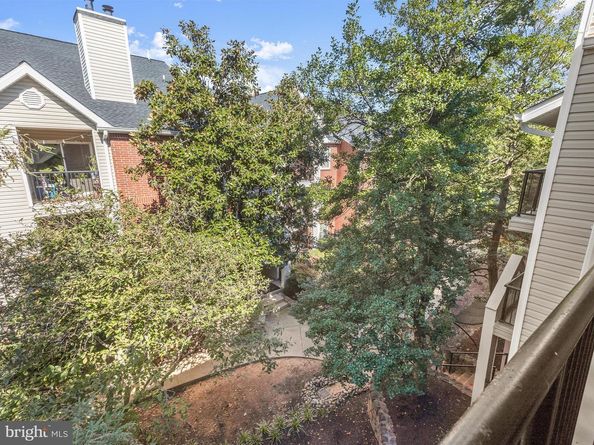 3308 Wyndham Circle 323, Alexandria VA 22302